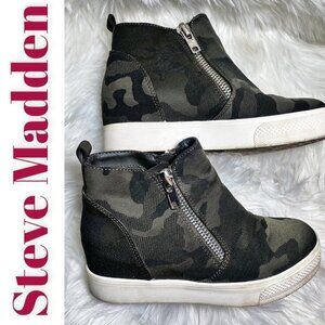 STEVE MADDEN WEDGIE Camo Dual Side‎ Zip High Top Sneaker, Size 6